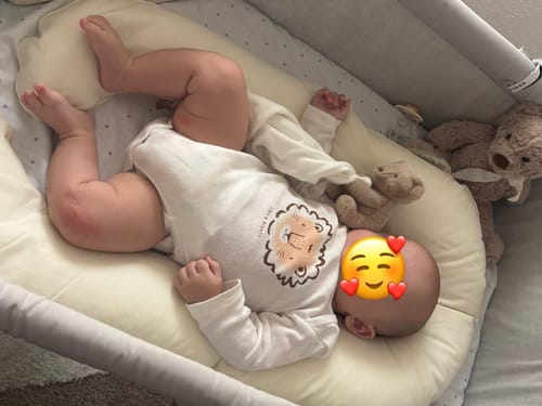 Bebé de Daniela descansando en el Reductor Starlit